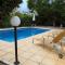 Beautiful villa five minutes from Coral Bay beach!