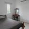 Beautiful villa five minutes from Coral Bay beach!