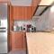 Azure Apartment by Booking Kottas - Неа-Муданія