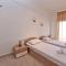 Azure Apartment by Booking Kottas - Неа-Муданія