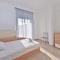 Azure Apartment by Booking Kottas - Неа-Муданія
