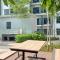 New Condo - Free Parking, Wifi, Near SZB & Ikea - Kampong Baru Subang