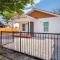 Charming 3BR1BA Close to Vibrant Downtown - 圣安东尼奥