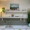 Sleek Oasis in the Heart of Gibraltar - Sleeps 6 - جبل طارق
