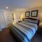 Beautiful First Floor suite with patio to the Bay - Traverse City