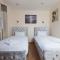 Luxe Arthurs Seat View Townhouse with Hot Tub - Edinburgh