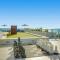 Rooftop Pool - Hot Tub - Gym - Near Beach
