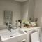London Southgate 2bed Apartment - Лондон