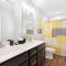 Make Lemonade in luxury w king bed and free parking plus 40 minutes to Nashville - Clarksville