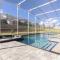 Refreshing 6 Bed Pool Home with Game Room Pool Spa condo - 达文波特