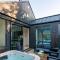 The Tiers- Hot Tub- AC- BBQ- Free Parking