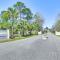 Lovely Carrabelle Home with Lake Views and Pool Access - Carrabelle