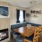 Lyntons 3 bedroom caravan pets stay free linen included
