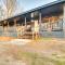 Serene and Cozy Studio Cabin Walk to Norfork Lake! - Elizabeth