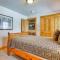 Serene Home with Private Hot Tub in Silverthorne - سيلفرثورن