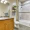 Serene Home with Private Hot Tub in Silverthorne - سيلفرثورن