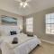 Luxury 5 BR Jacuzzi Gym Near Lake for large Fam