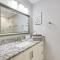 Fantastic Luxury 5 BR with Hot-tub close to Downtown Dallas
