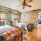 The Camp Blanco by Lodgewell - Riverfront retreat 2 Homes, Bunk House, Game Room & more