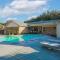 Amazing Haven Home with PRIVATE POOL - 大草原城