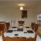 8 double beds in a 5 bedroom house, pets welcome - Epworth