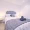 Shaw Heath Cottage - Charming Holiday Home In the Heart of Stockport