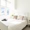 ST MARYS APARTMENT - Modern Apartment in Charming Market Town in the Peak District - Пенистон