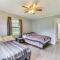 Cozy Charlotte Home with Fire Pit about 6 Mi to Uptown! - تشارلوت