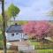 Bild Cherry Blossom Modern Retreat