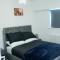 1BR Sleeps 4, 3 mins from City centre & Local Gems - 特伦特河畔伯顿