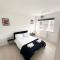 Central 2 bed property near Nine Elms Station - London