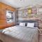 Juniper Lakeside Couples Resort Cabin by Big Bear Vacations