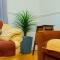 2ndHomeStays-Dudley-Suitable for Contractors and Families, Parking available for 3 Vans, Sleeps 12