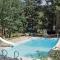 Nicky's Resort - استيس بارك