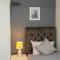 2ndHomeStays-Dudley-Suitable for Contractors and Families, Parking available for 3 Vans, Sleeps 12