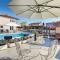 Brand new 6 bedroom villa, only 1500m from the beach