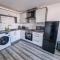 Elegant City Apt: 1-BR Luxury