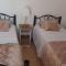 Two stand-alone flats on the cliff with wild animals, Galilee Sea & Mountains View - 萨法德
