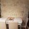 Two stand-alone flats on the cliff with wild animals, Galilee Sea & Mountains View - 萨法德