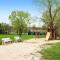 Dells Getaway At Tamarack & Mirror Lake Resort