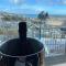 THE PENTHOUSE APARTMENT with an 18ft by 14ft balcony with amazing VIEWS over ST IVES HARBOUR and BAY perfect from Alfresco dining and sunbathing, ONSITE PARKING, LARGER GROUPS book our connecting apartments - Сент-Айвс