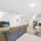 Unparalleled Upward Street Apartment-Close To City
