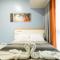 BGC 2BR Uptown Parksuites with balcony and bathtub