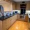 Maxs Woodland Lodge