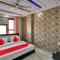 OYO Flagship Hotel Metro Height's near Nangloi Railway metro station - Nueva Delhi