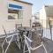 Cosy 2 Bed Apartment with Roof Terrace