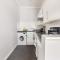 Cosy 2 Bed Apartment with Roof Terrace