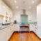 Luxury Spacious Flat For 4 Guests & Free Parking