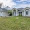 Modern Boutique 4 BDR Pool House Close to Beach