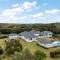 Countryside Haven Retreat with Pool and Deck - Clevedon